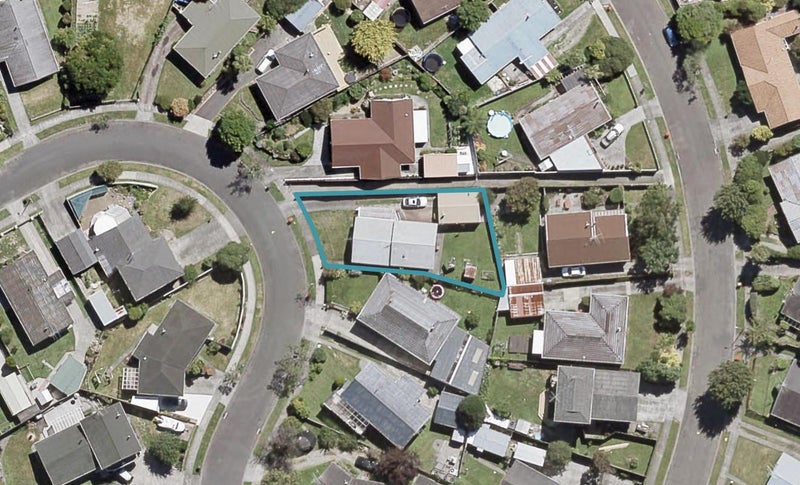 12 Omaha Grove, Totara Park, Upper Hutt - Carousel 1