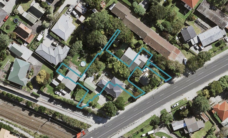 9 Red Arches Road, Henderson, Auckland - Carousel 1