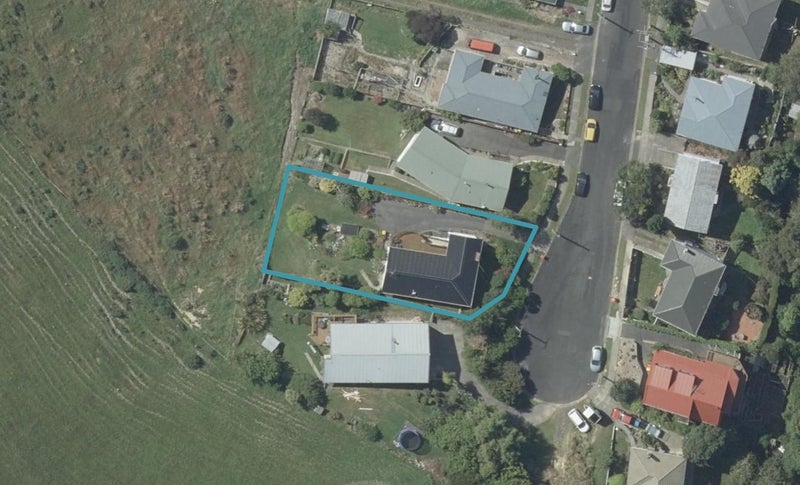87 Koremata Street, Green Island, Dunedin - Carousel 1