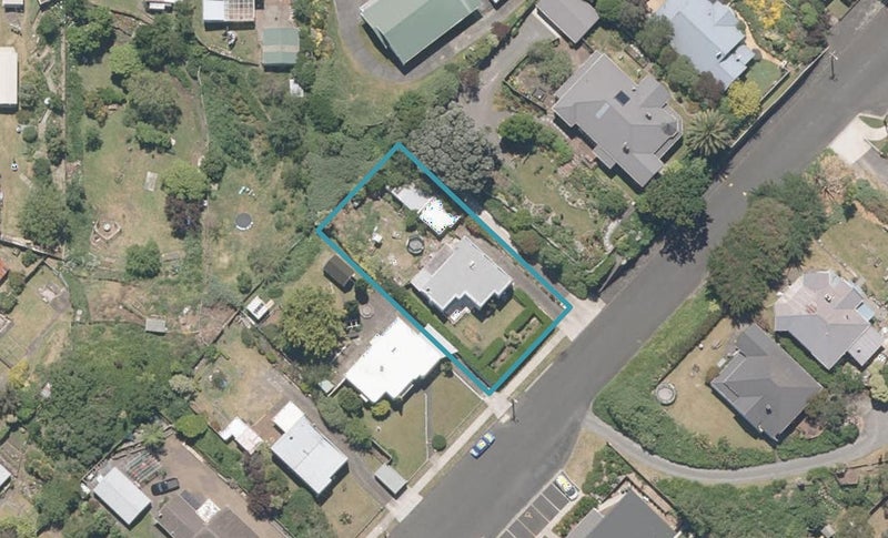8 Tawa Street, Gonville, Whanganui - Carousel 1