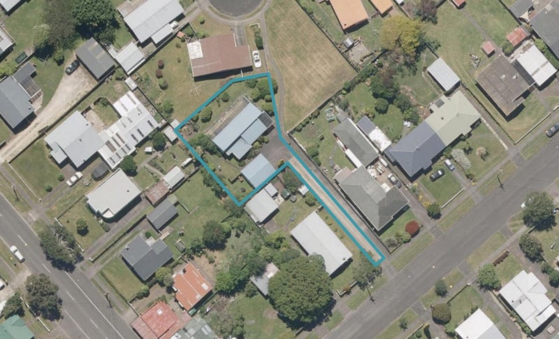 13 Kitchener Street, Whanganui East, Whanganui - Carousel 1
