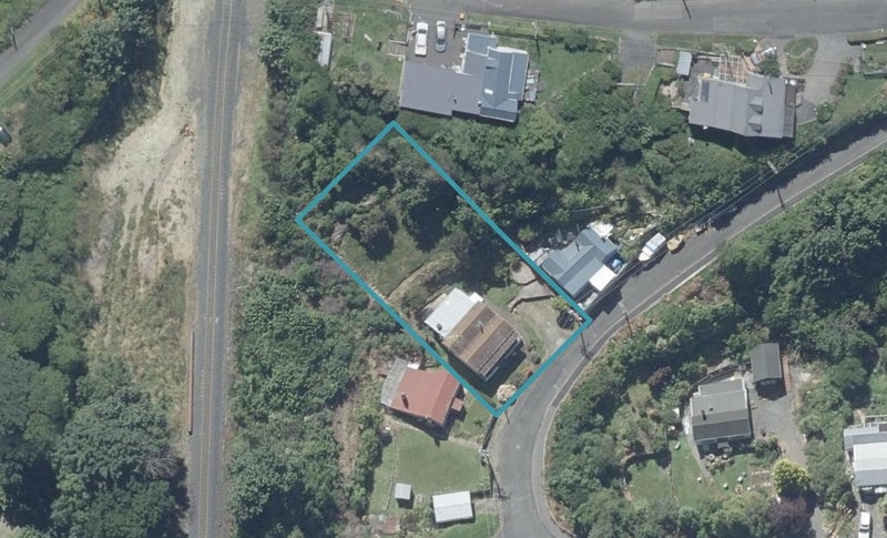 37 Harbour Terrace, Careys Bay, Port Chalmers - Carousel 1