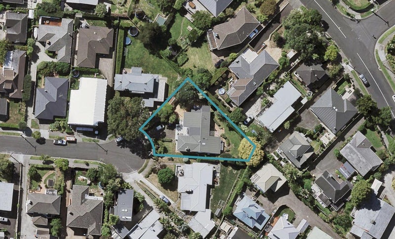 12 Kinder Place, Meadowbank, Auckland - Carousel 1