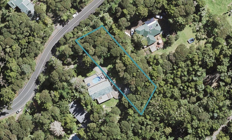 696 West Coast Road, Oratia, Auckland - Carousel 1
