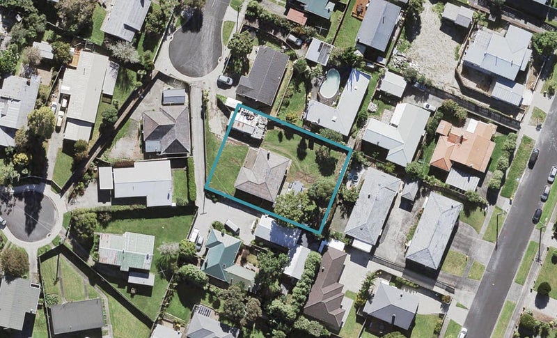 16 Hinekohu Street, New Lynn, Auckland - Carousel 1