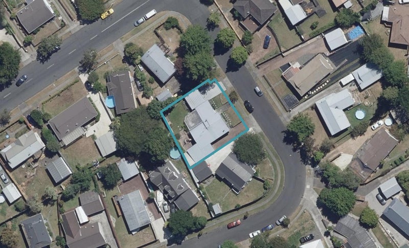 4 Matipo Crescent, Pukete, Hamilton - Carousel 1
