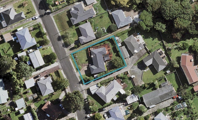29 Tampin road, Hill Park, Manukau - Carousel 1