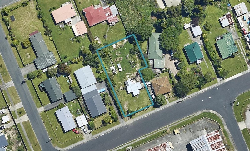 22 Bidois Road, Fairy Springs, Rotorua - Carousel 1