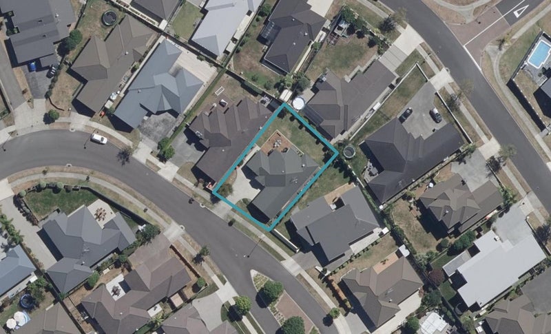 21 Compton Grove, Huntington, Hamilton - Carousel 1