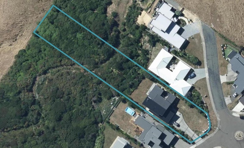 2 Lily Close, Camborne, Porirua - Carousel 1