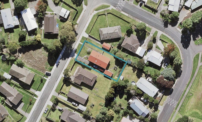 4 Reverie Place, Massey, Auckland - Carousel 1