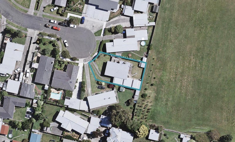 18 Cooke Place, Taradale, Napier - Carousel 1