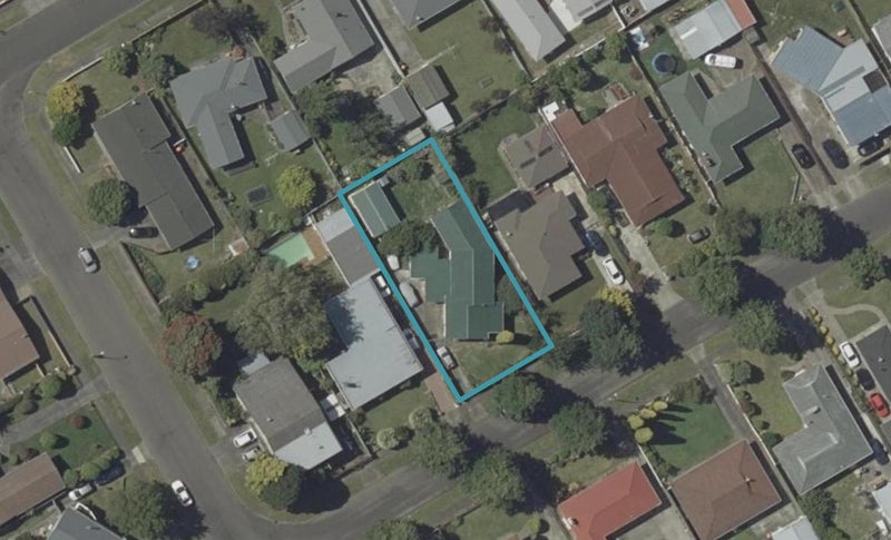 5 Raglan Avenue, Cloverlea, Palmerston North - Carousel 1