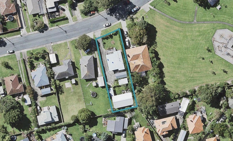 2/19 Montgomery Avenue, Belmont, Auckland - Carousel 1