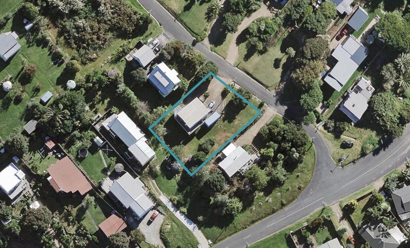 16 Tetley Road, Surfdale, Waiheke Island - Carousel 1