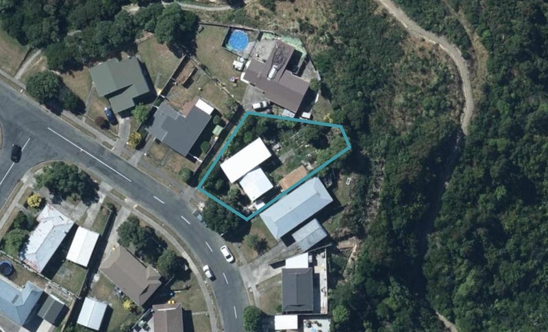 30 Sombrero View, Ascot Park, Porirua - Carousel 1