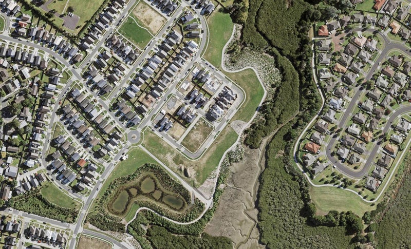 22 Kuurae Crescent, Weymouth, Auckland - Carousel 1