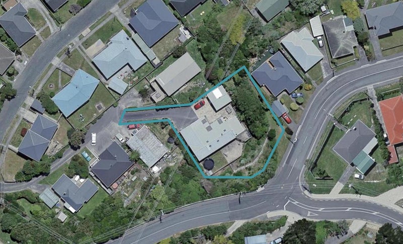 1 Kenmore Street, Newlands, Wellington - Carousel 1