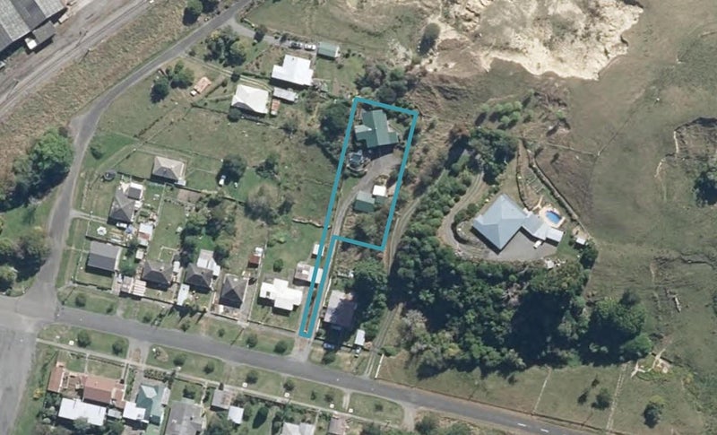 11 Rangatira Road, Hunterville - Carousel 1