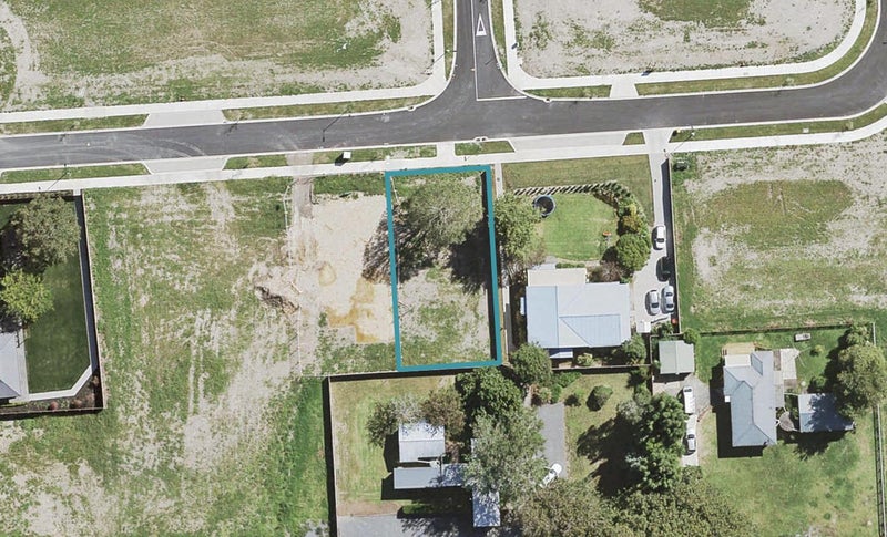 14 Raymond Grace Avenue, Huapai, Kumeu - Carousel 1