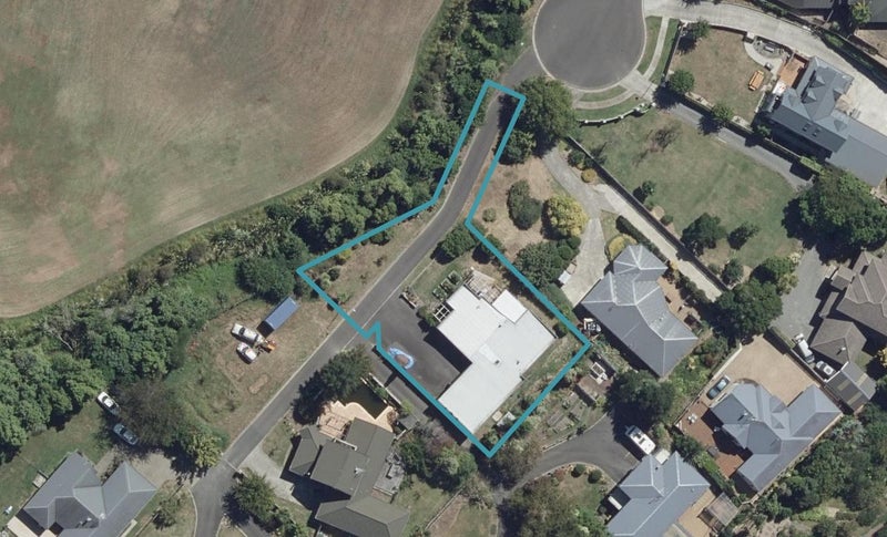 33 Aloma Way, Glenview, Hamilton - Carousel 1