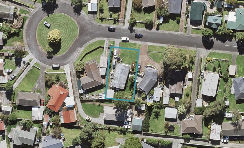 12 Newland Grove, Henderson, Auckland - Carousel 1