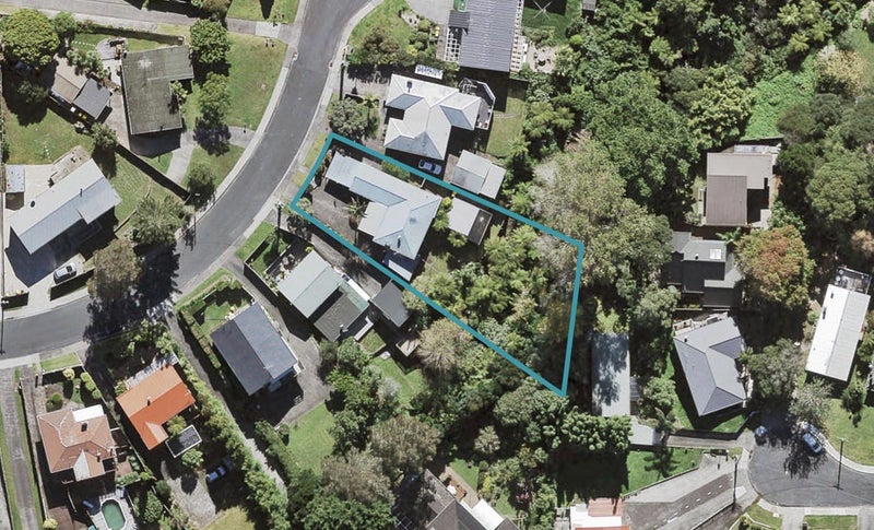 47 Cron Avenue, Te Atatu South, Auckland - Carousel 1