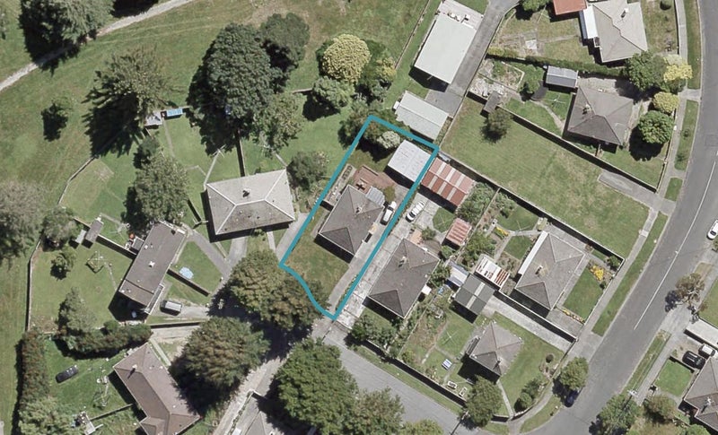 9 Whiteman Grove, Taita, Lower Hutt - Carousel 1