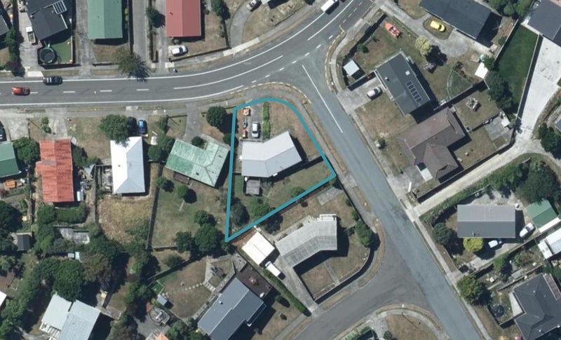 74 Gloaming Hill, Titahi Bay, Porirua - Carousel 1