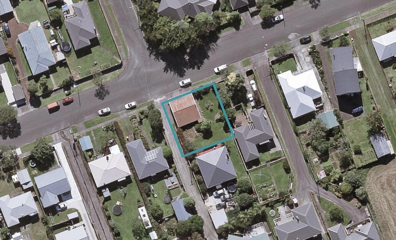 1/24A Cowling Road, Hurdon, New Plymouth - Carousel 1