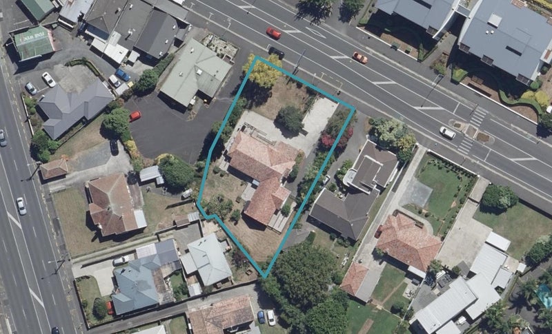 1357 Victoria Street, Beerescourt, Hamilton - Carousel 1