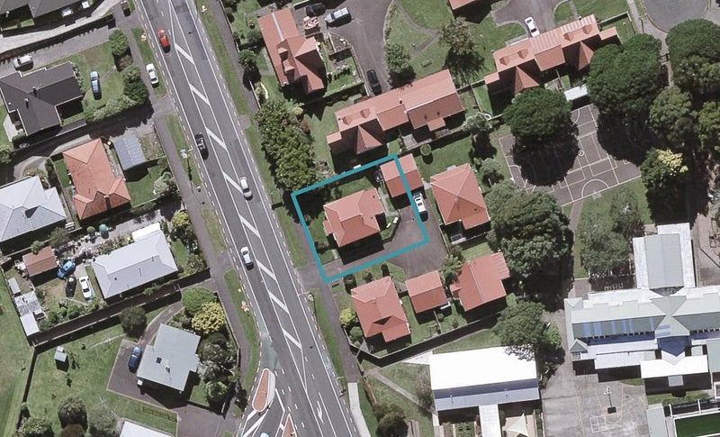 233 Coronation Avenue, Welbourn, New Plymouth - Carousel 1