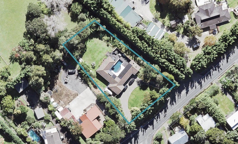 835 West Coast Road, Oratia, Auckland - Carousel 1