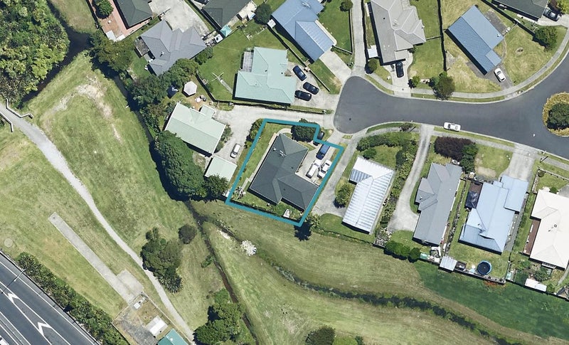 32 Aaron Place, Brookfield, Tauranga - Carousel 1