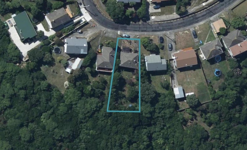 17 Hiwi Crescent, Titahi Bay, Porirua - Carousel 1
