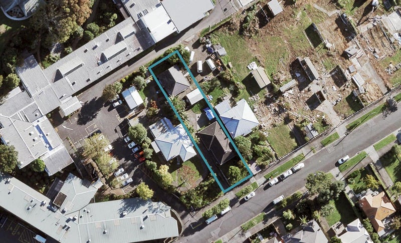 21 Wainoni Avenue, Point Chevalier, Auckland - Carousel 1