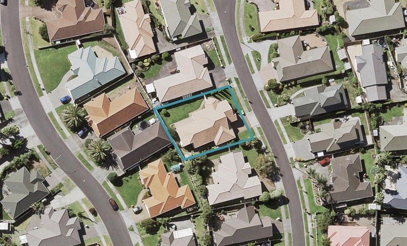 8 Arrathorne Place, Northpark, Auckland - Carousel 1