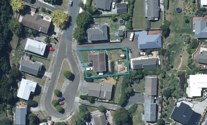 59 Albatross Close, Whitby, Porirua - Carousel 1