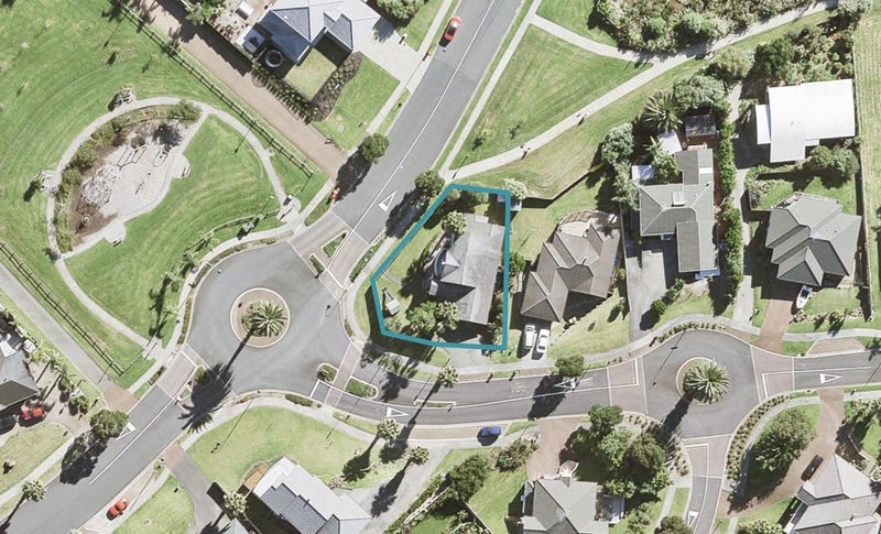 1 Hawaiian Parade, Arkles Bay, Whangaparaoa - Carousel 1
