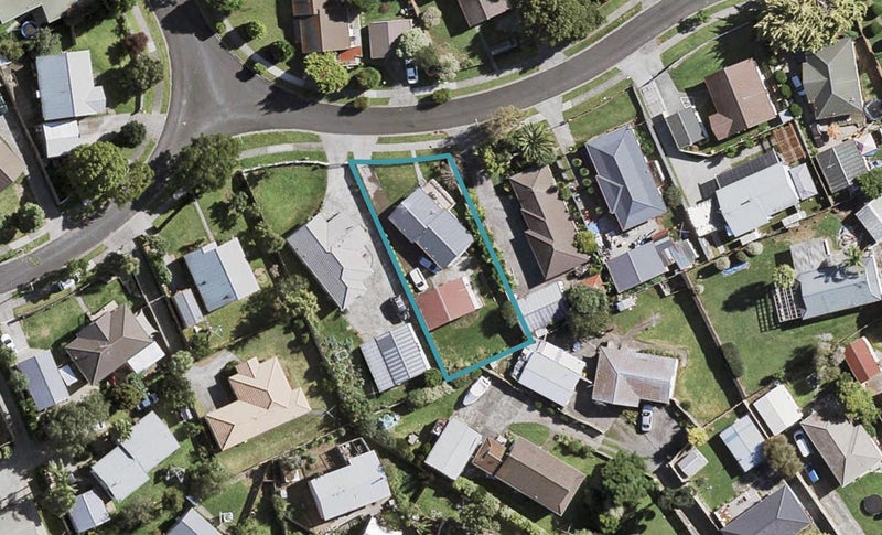 40 Rosemead Place, Randwick Park, Auckland - Carousel 1