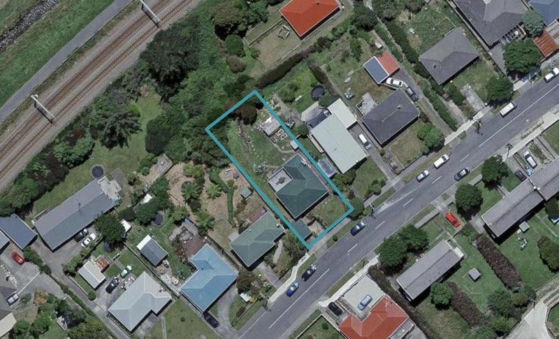 73 Bell Street, Tawa, Wellington - Carousel 1