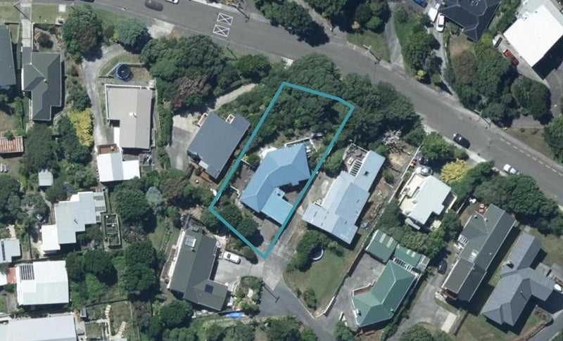 10 Mana View Road, Paremata, Porirua - Carousel 1