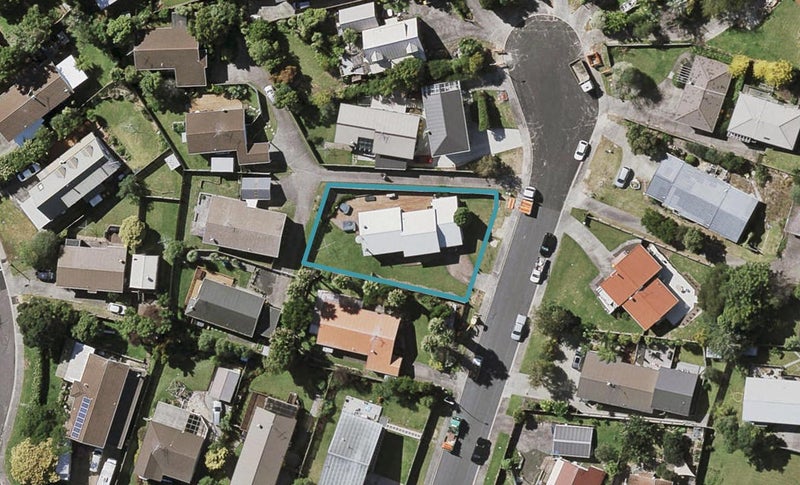 6 Atlantis Place, Totara Vale, Auckland - Carousel 1