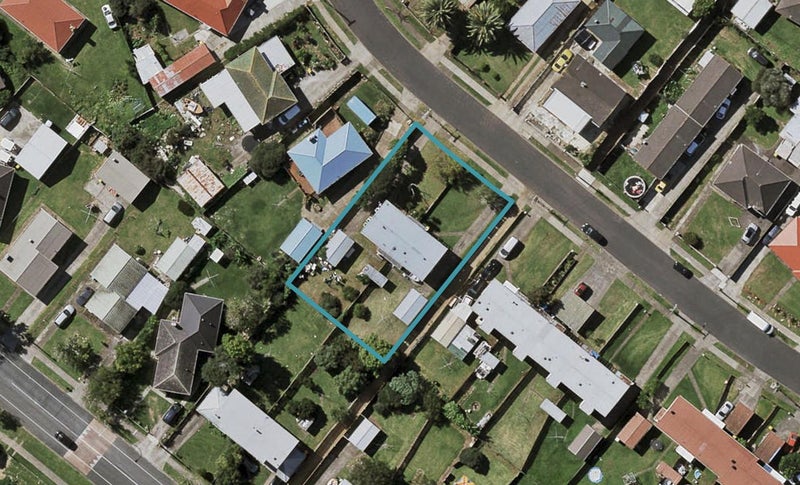 15 Sandra Avenue, Ōtara, Auckland - Carousel 1