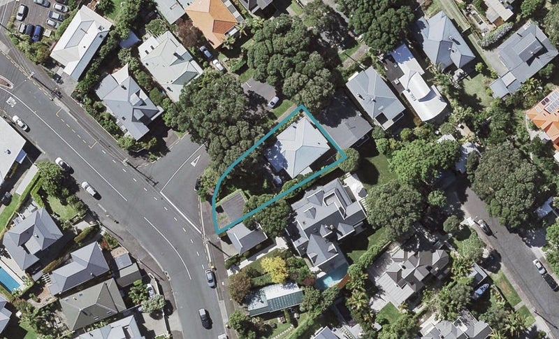 2 Arawa Avenue, Devonport, Auckland - Carousel 1