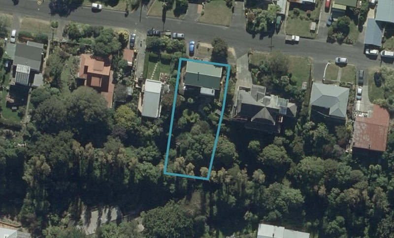 22 Gorman Street, Macandrew Bay, Dunedin - Carousel 1