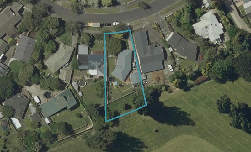 87 Ruamahanga Crescent, Terrace End, Palmerston North - Carousel 1