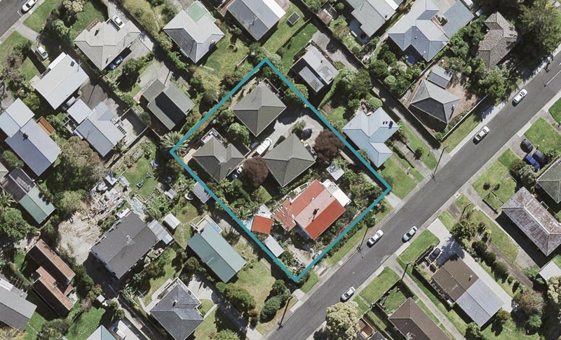 2/5 Anne Road, Hillcrest, Auckland - Carousel 1