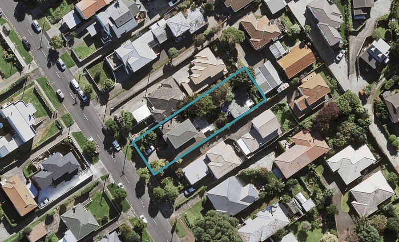 10 Hayr Road, Three Kings, Auckland - Carousel 1