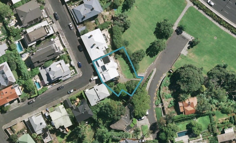 1 Ring Terrace, Saint Marys Bay, Auckland - Carousel 1